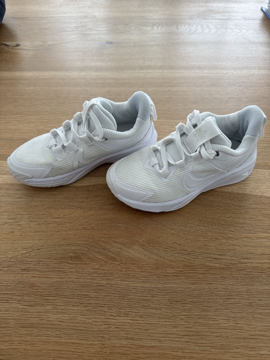 Nike Scarpe per ragazzi: Kinderschuhe – Usato da Tagelswangen venduto da Isa036 2