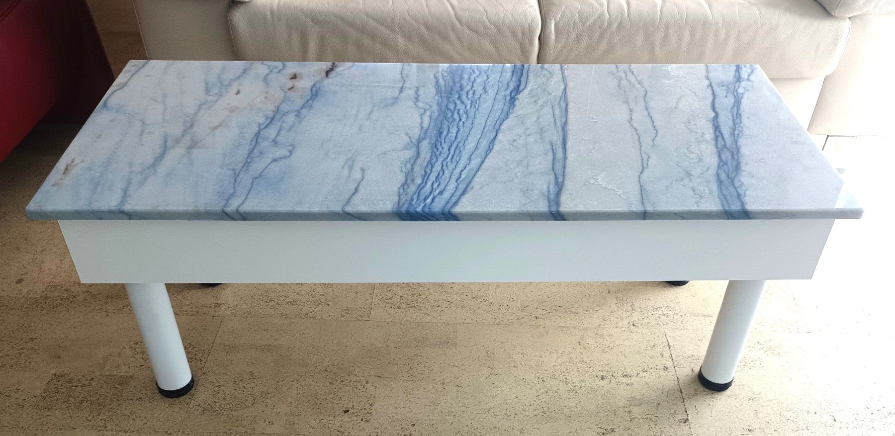 Tavoli: Couchtisch mit Azul Do Macaubas, Top Zustand! – Usato da Buttikon SZ venduto da off_jdc7