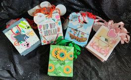 HALLMARK Kleine Bunte Geschenktüten