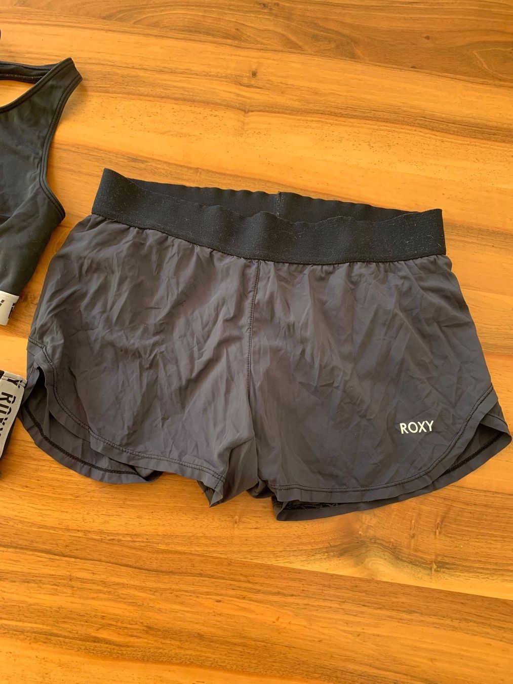 Roxy Costumi da bagno & Bikini: ROXY Bustier Bikini und Hose Gr. S schwarz/weiss – Usato da Meiringen venduto da luanik 2