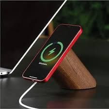 Apple Caricabatterie: Desk Stand and MagSafe Cable from Rolling Square – Usato da Zürich venduto da u___nick 1