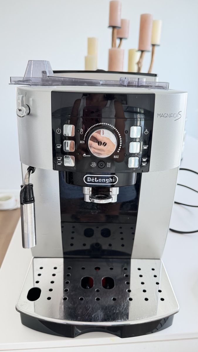 De'Longhi Macchine per caffè & Macchine per espresso: DeLonghi Magnifica S Kaffeevollautomat silber – Usato da Baar venduto da ana_d8tq