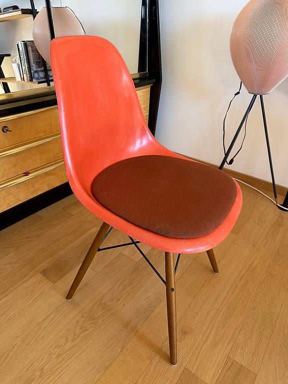 Eames Sedie: Eames Chair Hermann Miller – Usato da Zürich venduto da ZH-8003