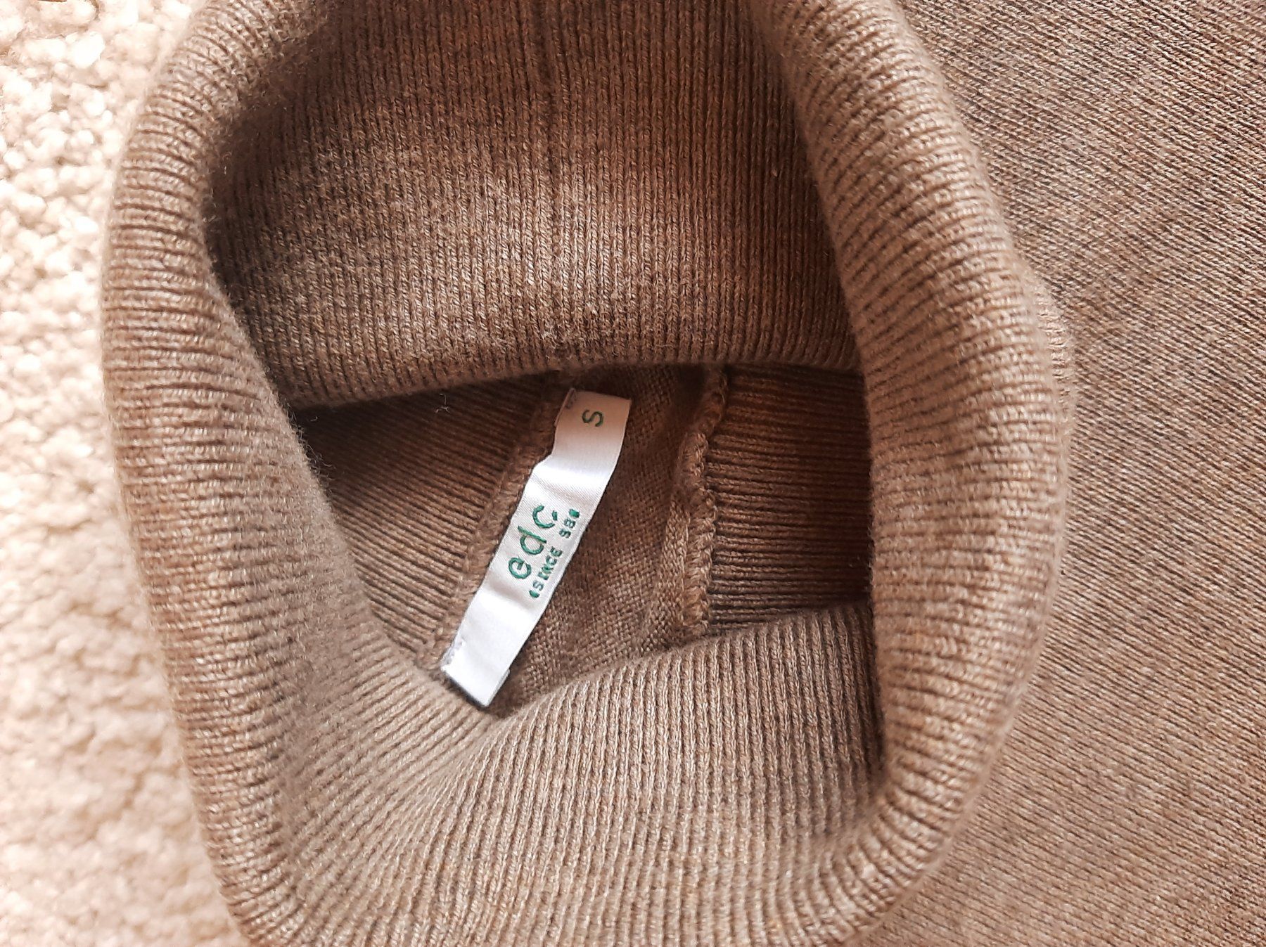 Esprit Maglioni & Felpe: ESPRIT Rollkragenpullover Gr. S – Usato da Muotathal venduto da robin40 4