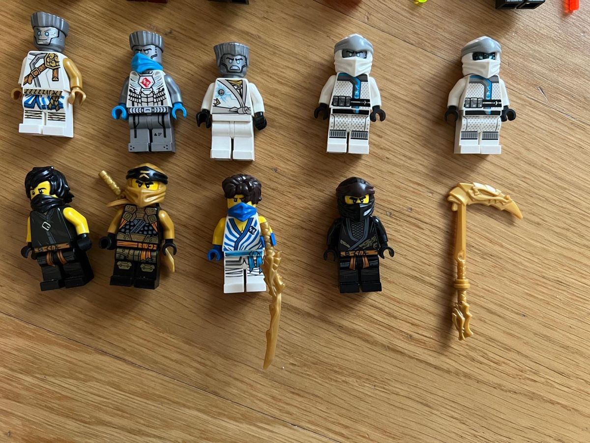 Lego Giocattoli: 26 LEGO Ninjago Figuren – Usato da Chur venduto da iMuggi 1