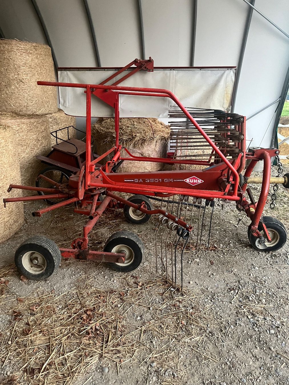 Kuhn Raccolta foraggio grezzo: Kuhn Schwader – Usato da Kilchberg BL venduto da ben_5qdy 1