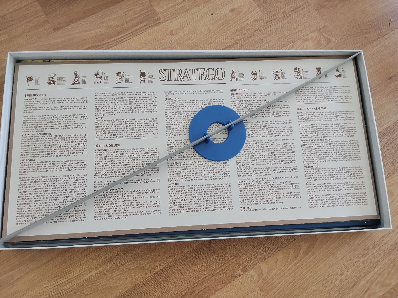 Jeux: STRATEGO Brettspiel guter Zustand – D'occasion à Dübendorf par namor00 3