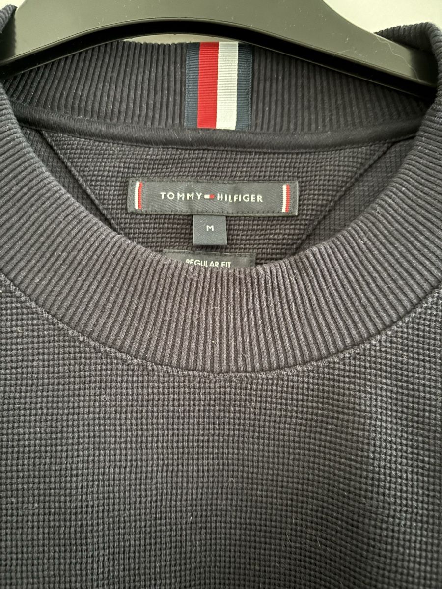 Tommy Hilfiger Pullover & Sweatshirts: Tommy Hilfiger Pullover blau Regular Fit Grösse M – Gebraucht aus Bülach von Karuna 1