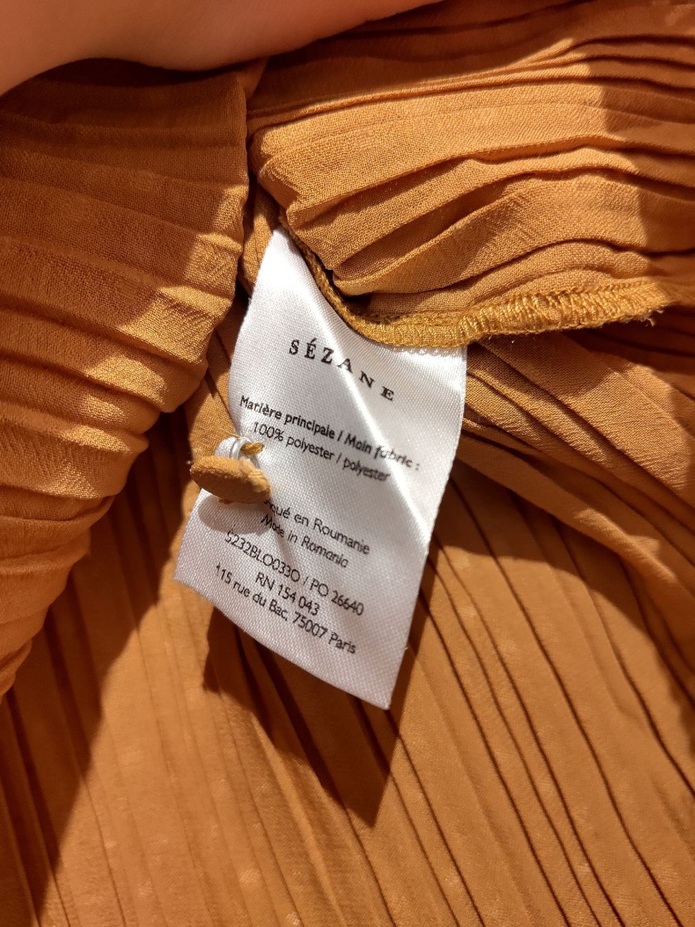Sezane Camicette: Blouse Sézane ocre plissée taille 46FR/44CH – Usato da Epalinges venduto da Natamiaouw 3