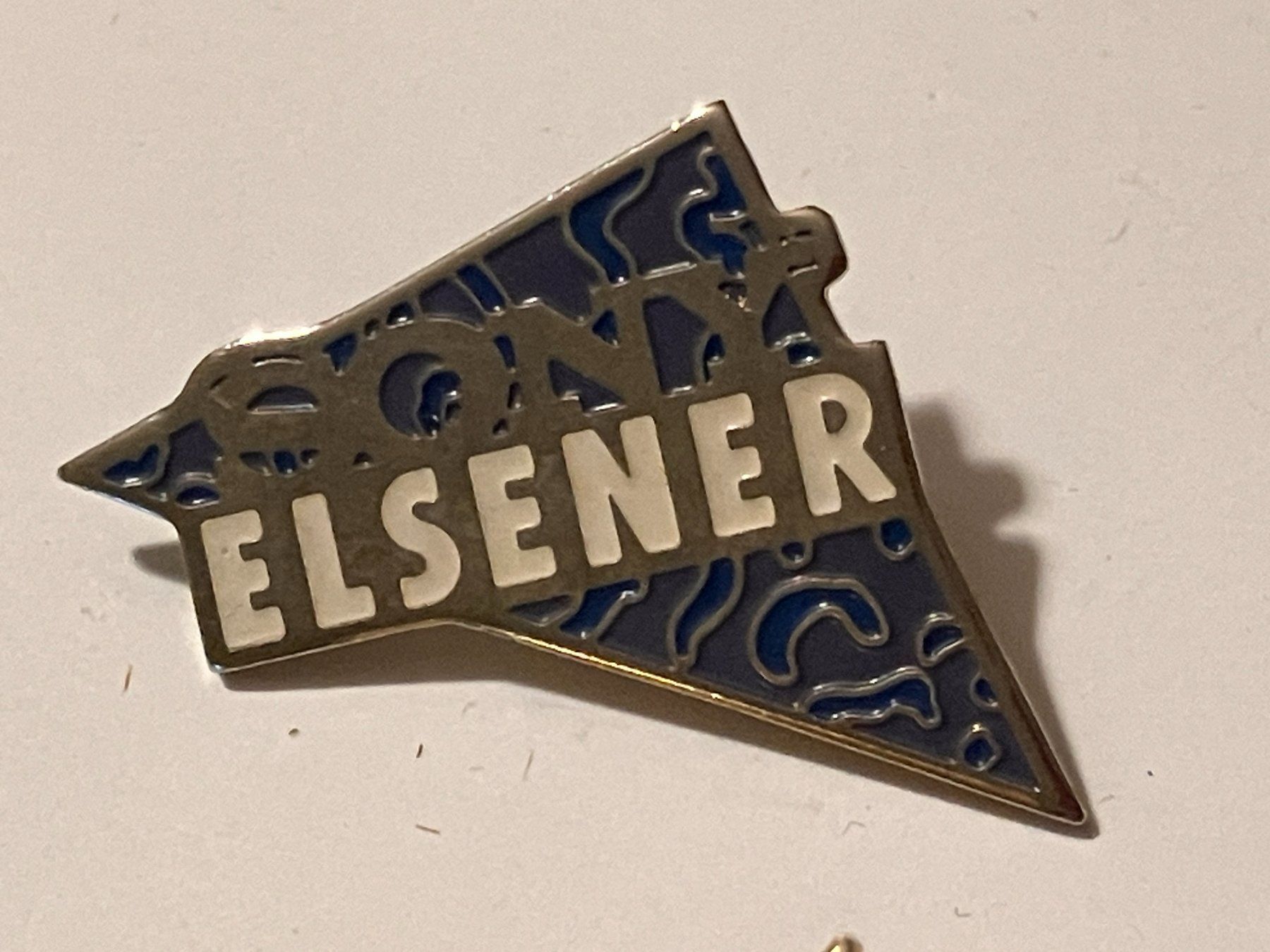 Plaketten & Abzeichen: 1 Pin Sony Elsener – Gebraucht aus Basel von djwwpp