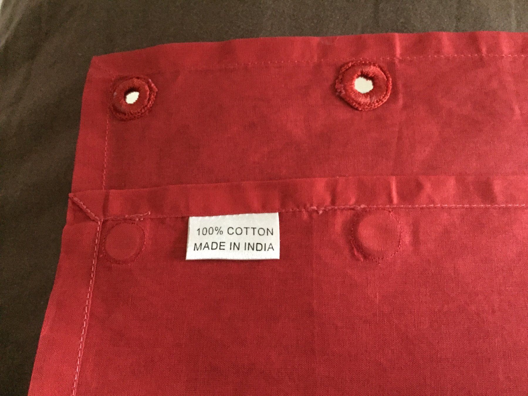 Tutte le decorazioni: Quatre sets de table rouge - NEUF - Dimensions : 45x34cm – Nuovo (secondo la descrizione) da Genève venduto da Donnet2 2
