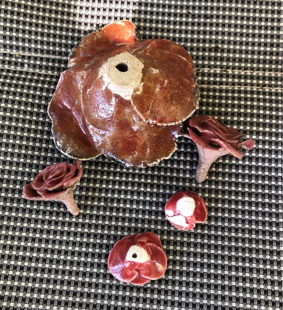 Alle Dekorationen: Keramikrosen handgemacht – Gebraucht aus Niederlenz von lil_jxk8 4