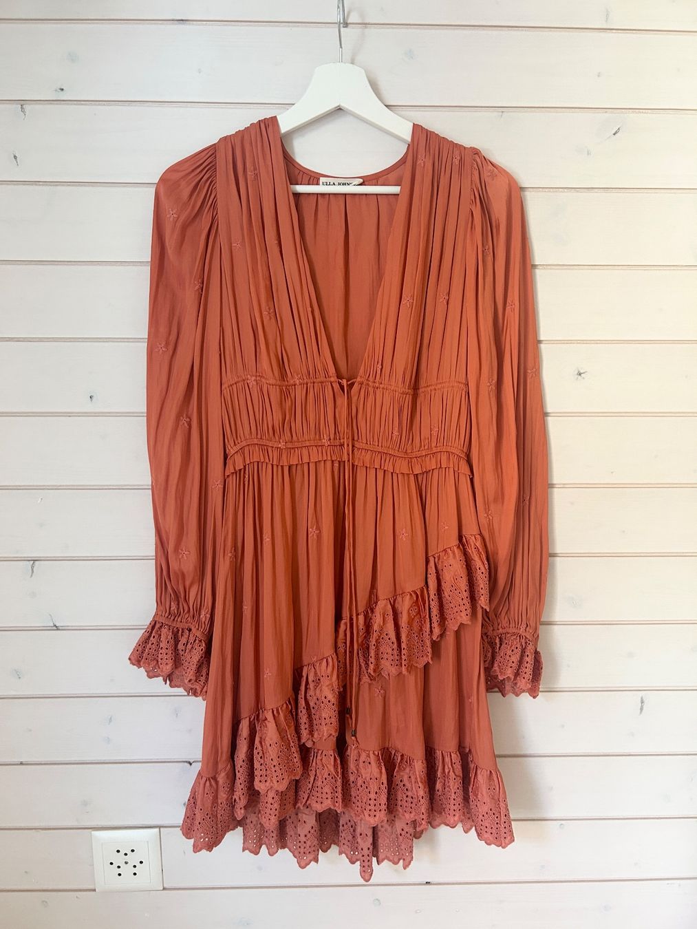 Ulla Johnson Vestiti: Ulla Johnson Rust Eyelet Millie Kleid – Gr. 4 – Usato da Illnau venduto da Monkky 1