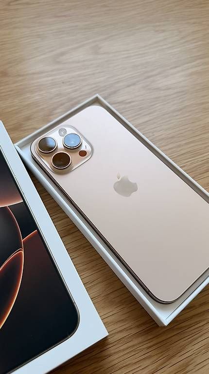 Portables: iPhone 16 Pro Max – D'occasion à Niederlenz par joh_6fxx