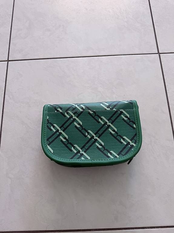 Sacs femmes: A3B Shoulderbag – D'occasion à Urtenen-Schönbühl par ninociotti 2