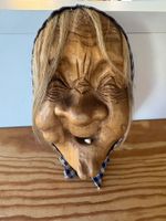 Krienser Holzmaske Hans Giger Kriens – handgeschnitzt