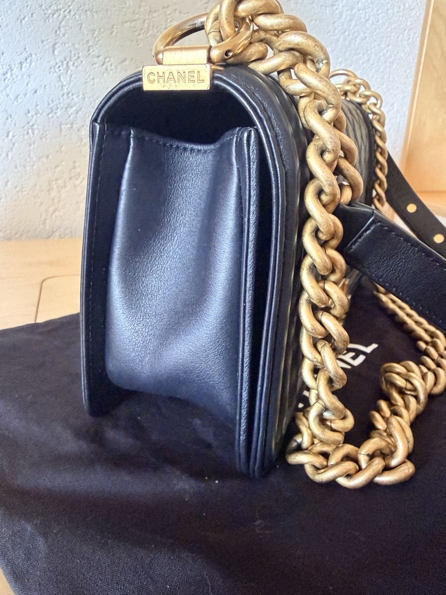 Chanel Sacs femmes: Chanel Boy Bag Medium  schwarzes Kaviarleder – D'occasion à Biberen par Miamo_xx 9