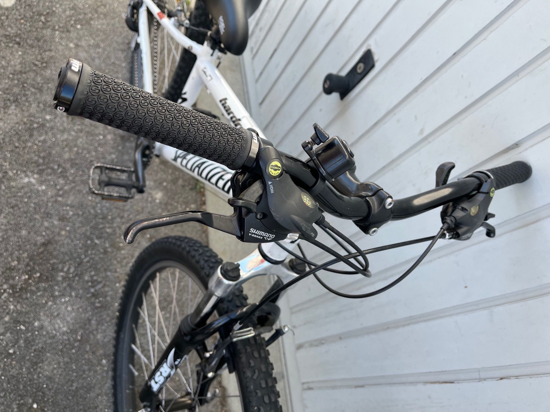 Specialized Biciclette: Specialized Hardrock 26 Zoll ab ca. 8 Jährige – Usato da St. Pelagiberg venduto da 1MagicMoment 4