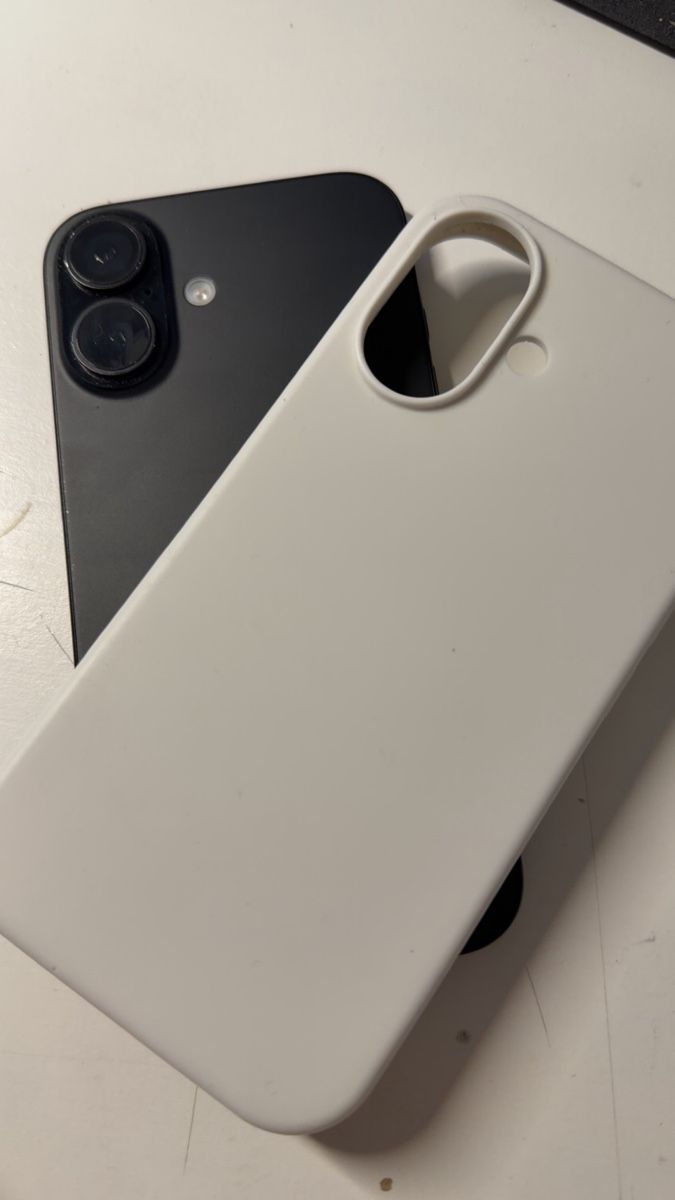 Apple Telefoni cellulari / Smartphones: iphone 16 schwarz  – Usato da Boswil venduto da Terry_76gs 5
