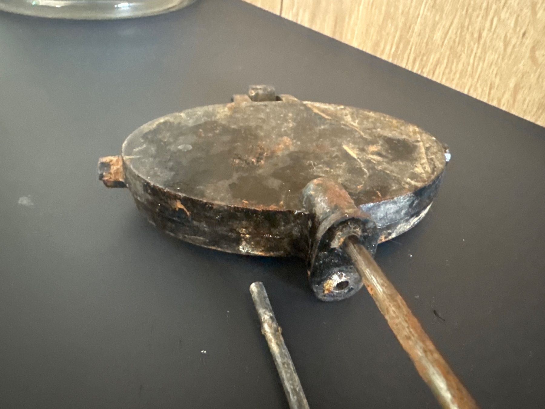 Backformen: Gaufrier ancien en fonte – Gebraucht aus Lajoux JU von Briard0 5