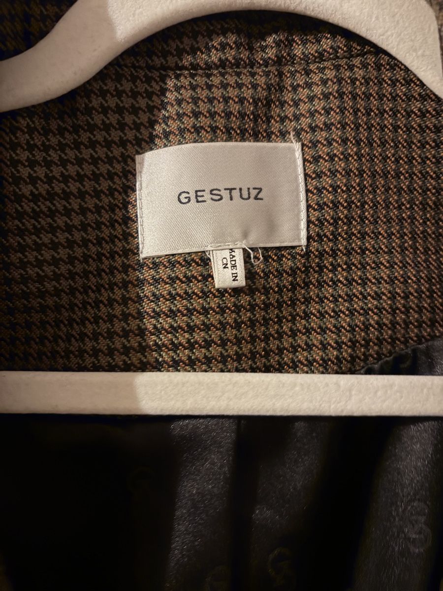 Lotti di vestiti: Blazer von Gestuz, Grösse 36 – Usato da Zürich venduto da and_hr8r 1