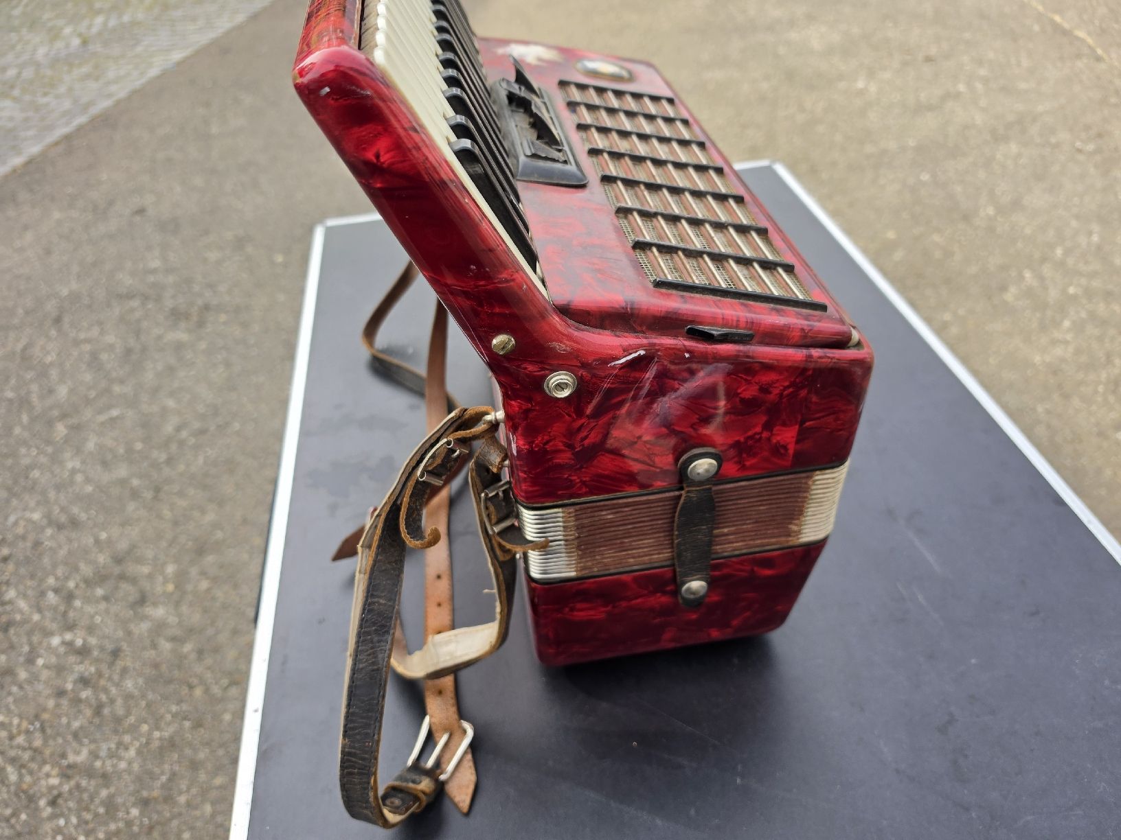 Strumenti musicali: Rote Stella Akkordeon, Knöpfe defekt – Usato da Mettlen venduto da elios0888 7