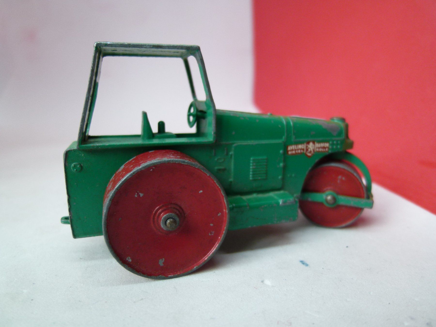 Matchbox Modellini d'auto: ab 5.--  Matchbox - Aveline Road Roller KS 9 - %Liquidation% – Usato da Reiden venduto da alpina2 1