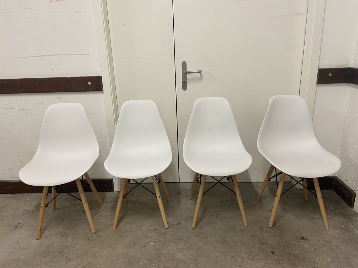 Sedie: 4er Set weisse Esszimmerstühle – Usato da Dietikon venduto da brocki-eyra 3