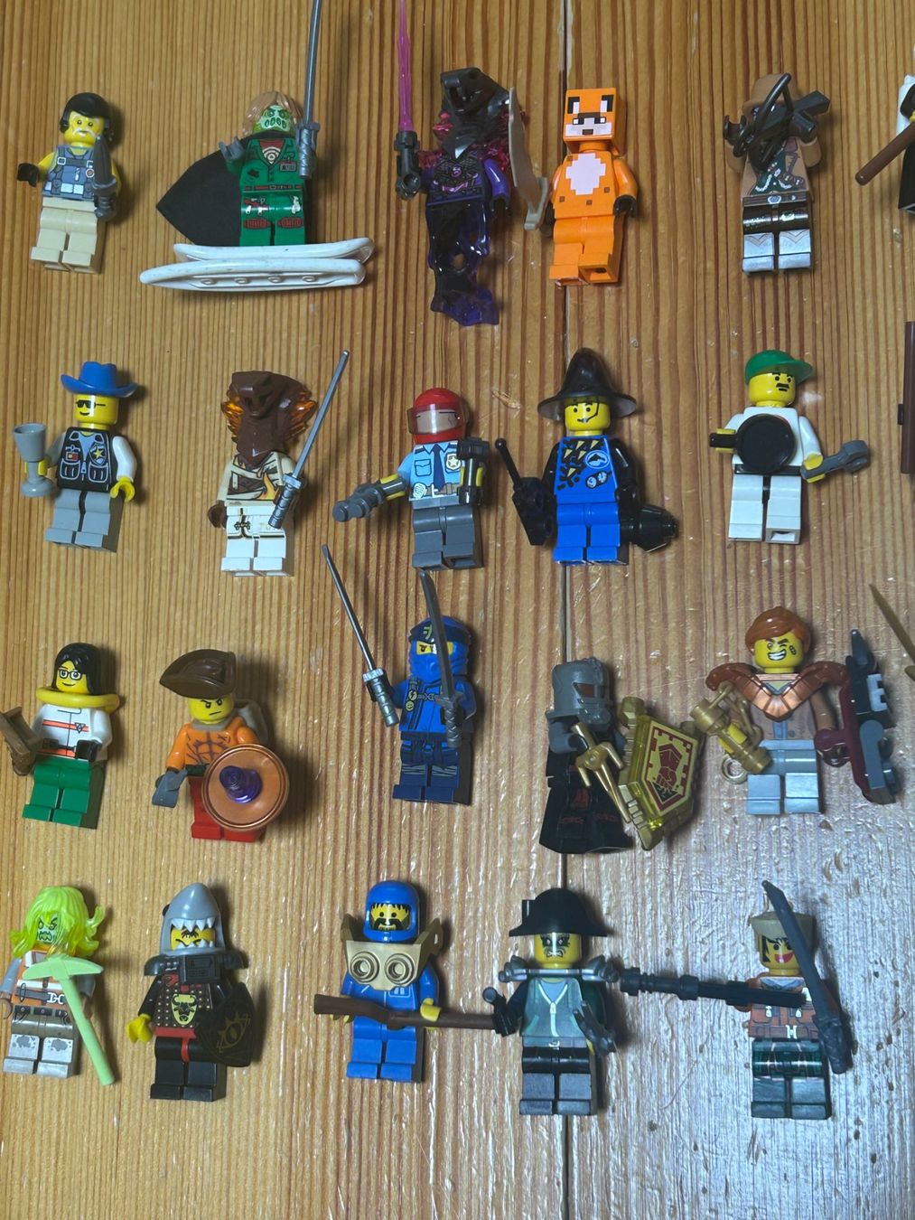 Lego Giocattoli: 32 verschiedene  Lego Personen – Usato da Volketswil venduto da Daniel68ernst 2