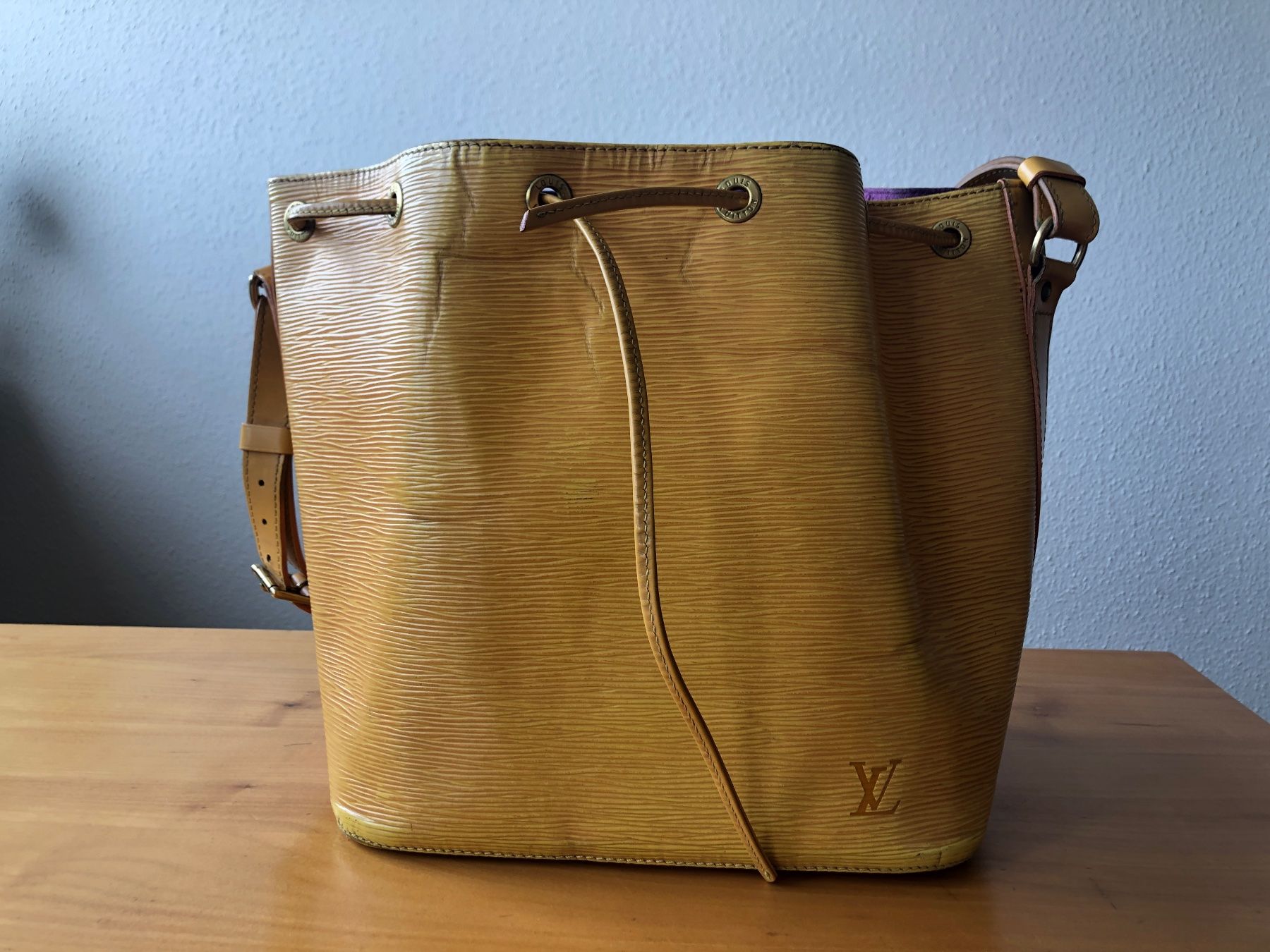 Louis Vuitton Borse da donna: Louis Vuitton Petit Sac Noe gelb – Usato da Zürich venduto da ehupp 1
