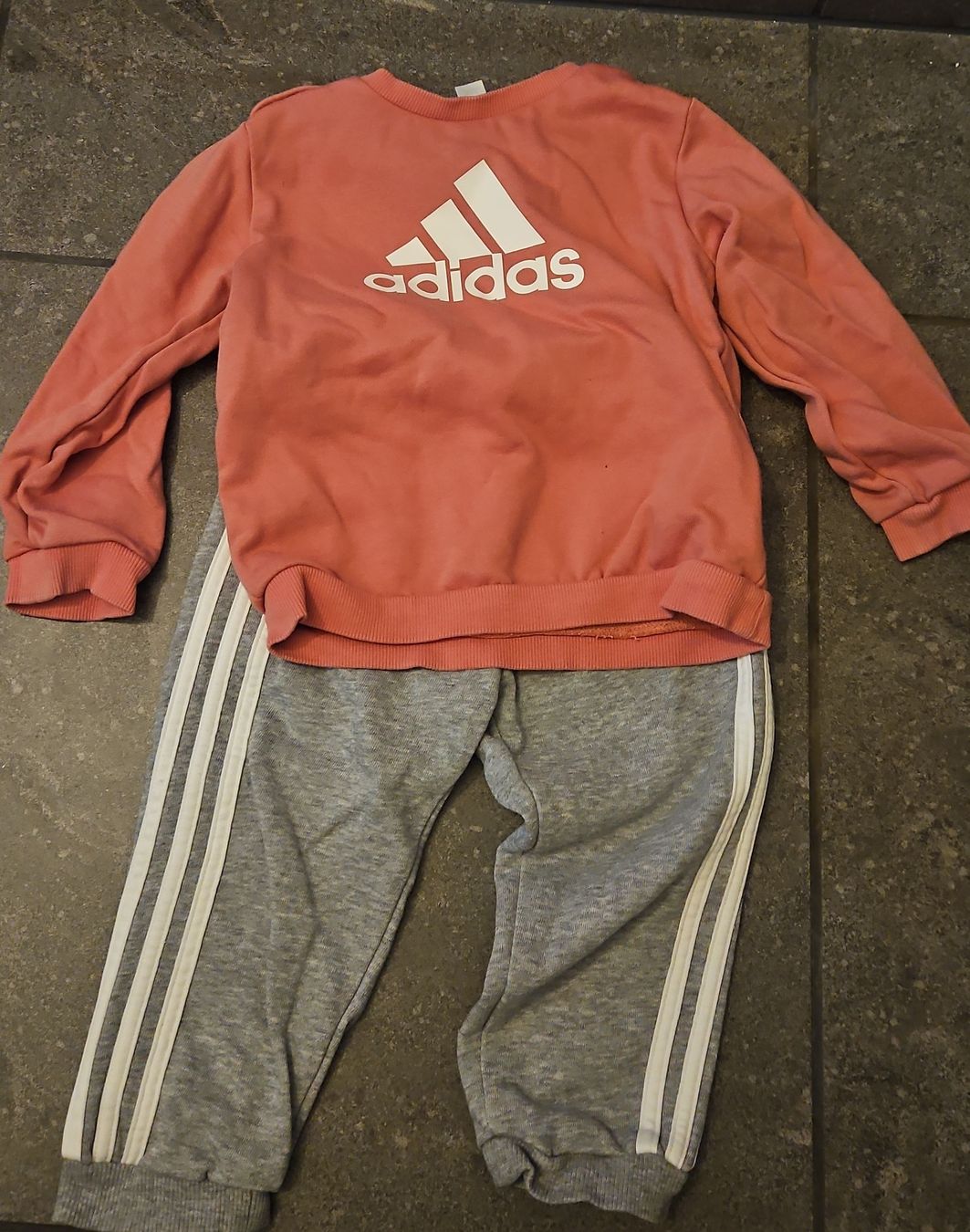 Adidas Tute: Adidas Trainingsanzug Grösse 86 – Usato da Sempach venduto da Bebla10