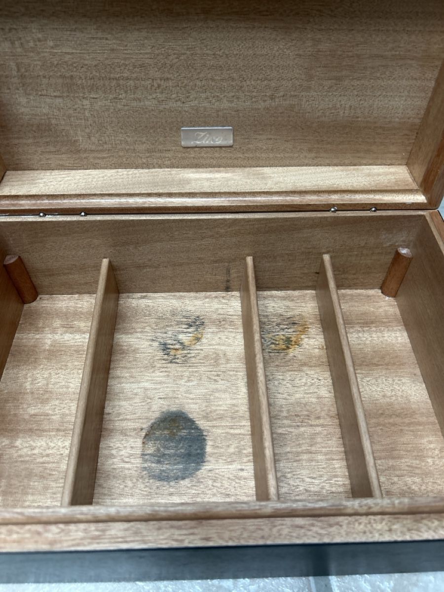 Davidoff Humidor per sigari: Humidor Zino Z80 – Usato da Basel venduto da BAD-1 2