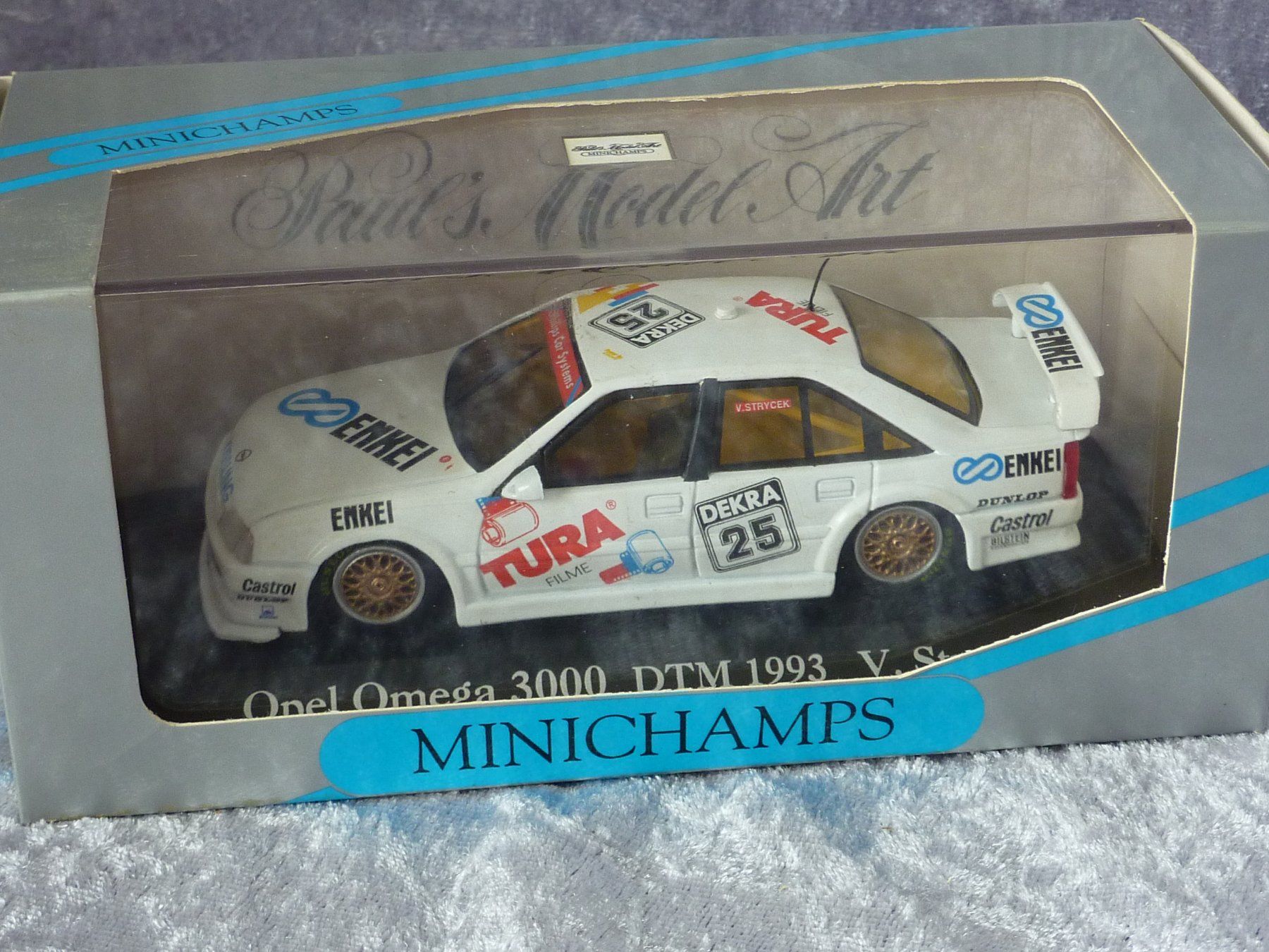 Minichamps Modellautos: Opel Omega 3000 DTM 1:43 – Neu und originalverpackt aus Dürrenäsch von modellautos4you