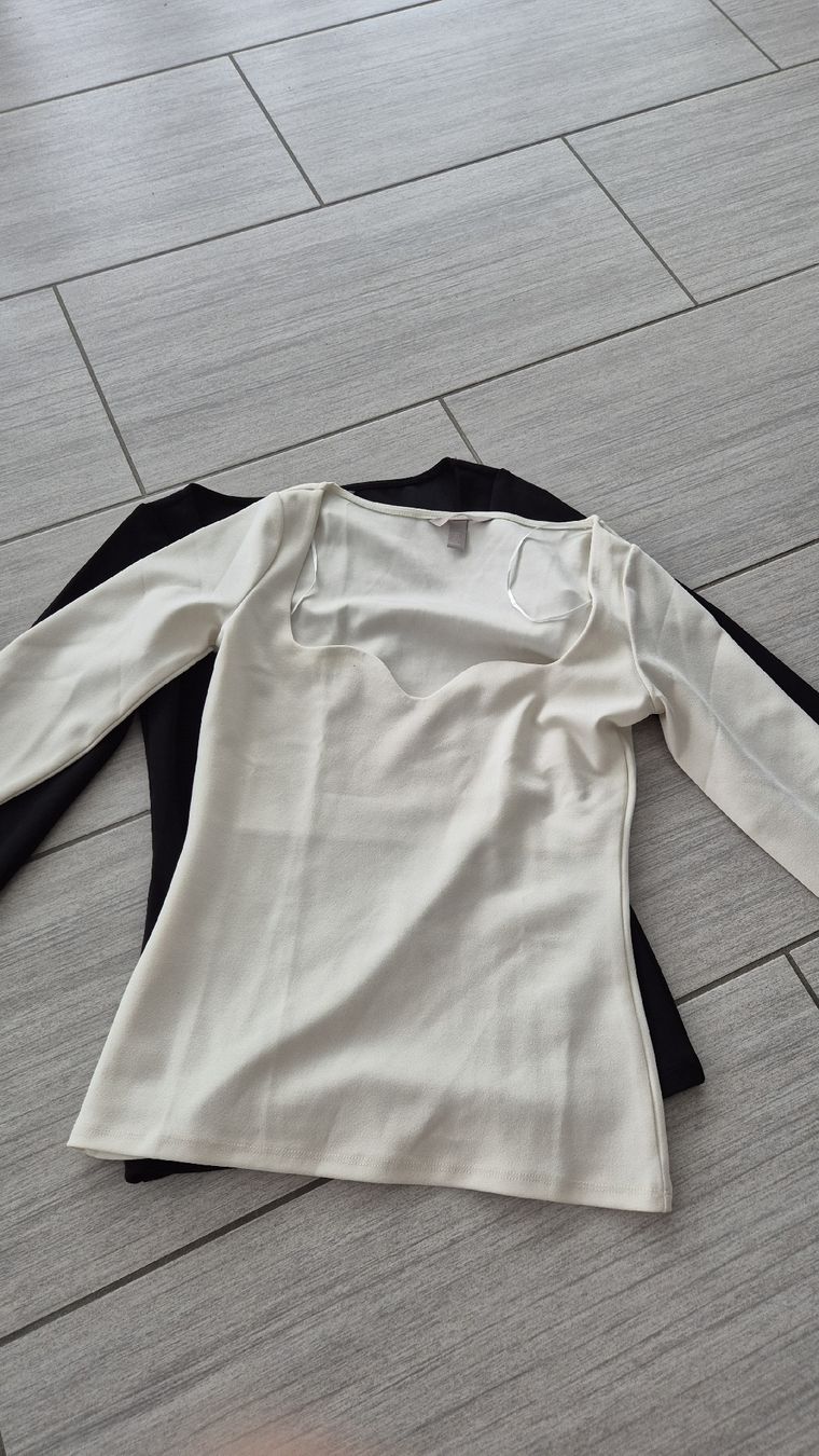 H&M T-shirt: 2x Camicetta H&M elegante, maniche lunghe, taglia S  – Nuovo (secondo la descrizione) da Riazzino venduto da RagusaM