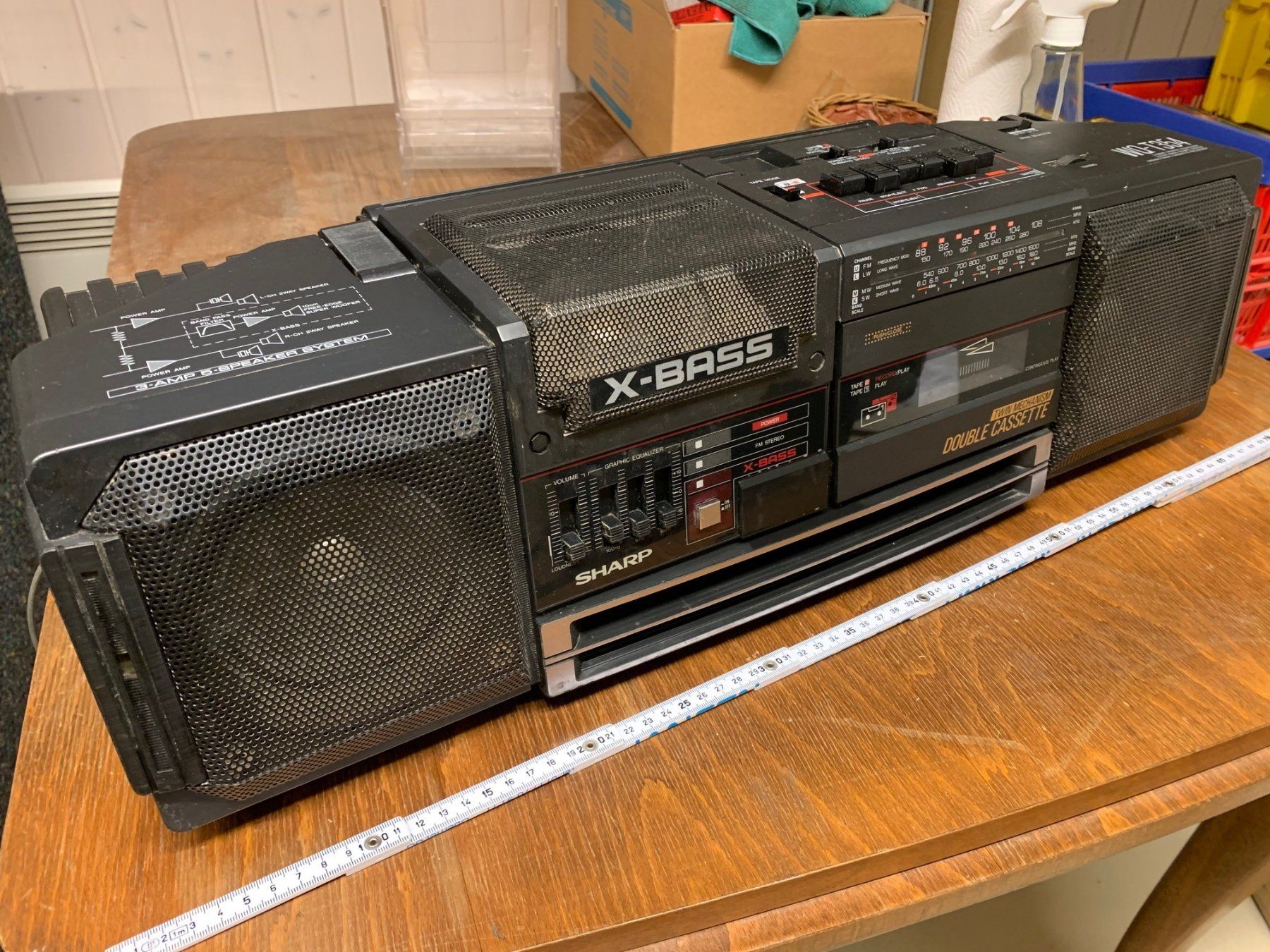 Sharp Radios: Radio cassettes, 69 cm largeur, Sharp WQ-T354 – D'occasion à Froideville par  2