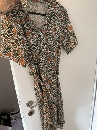 Sommerliches Hemdkleid mit Muster, Grösse M, Top Zustand