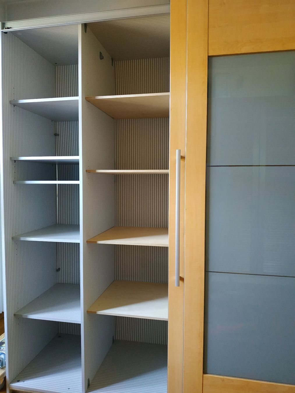 Armadi: Grosser Schrank mit Glaschiebetüren – Usato da Münchenstein venduto da artgemp 2