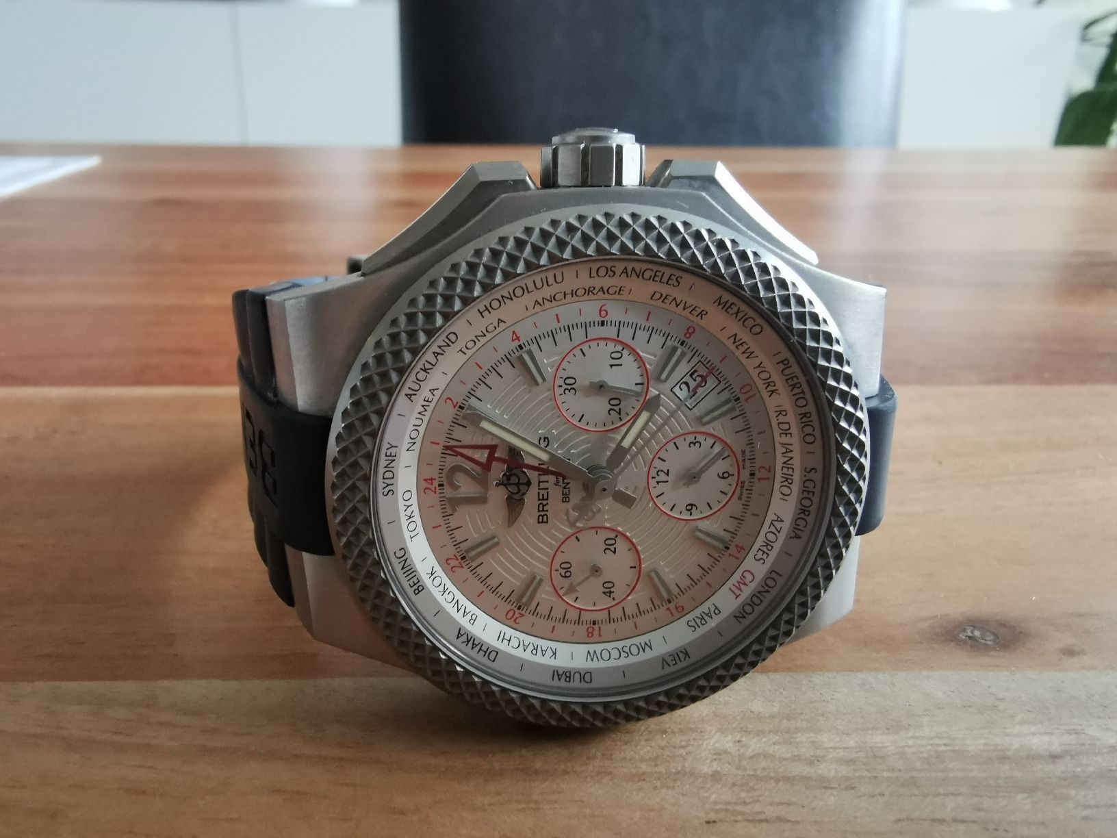 Breitling Orologi: Top - Breitling Bentley B04 GMT Chronograph – Usato da Wädenswil venduto da lac_v6qn 5