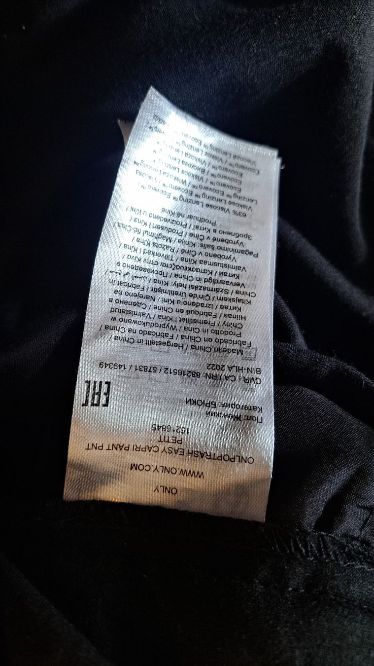 Only Pantaloni: Only Stoffhose Schwarz 3/4 – Usato da Seengen venduto da ja6_65wp 4