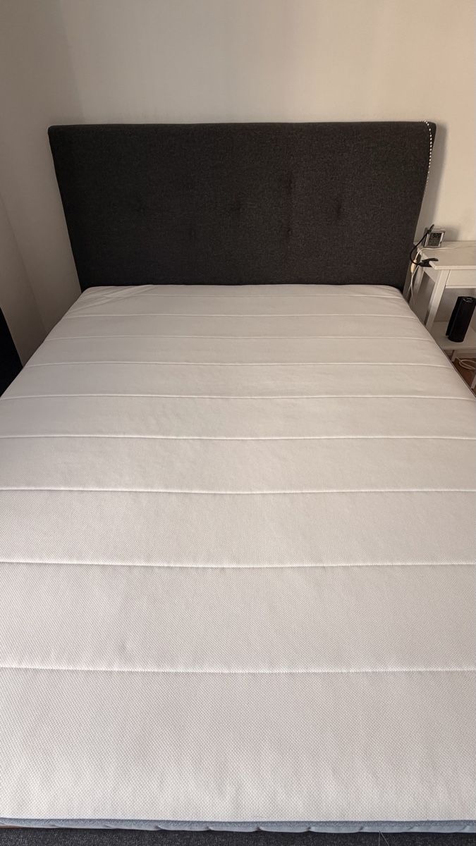 Lits: Bett mit Federkern – D'occasion à Zürich par ann_vg76 2