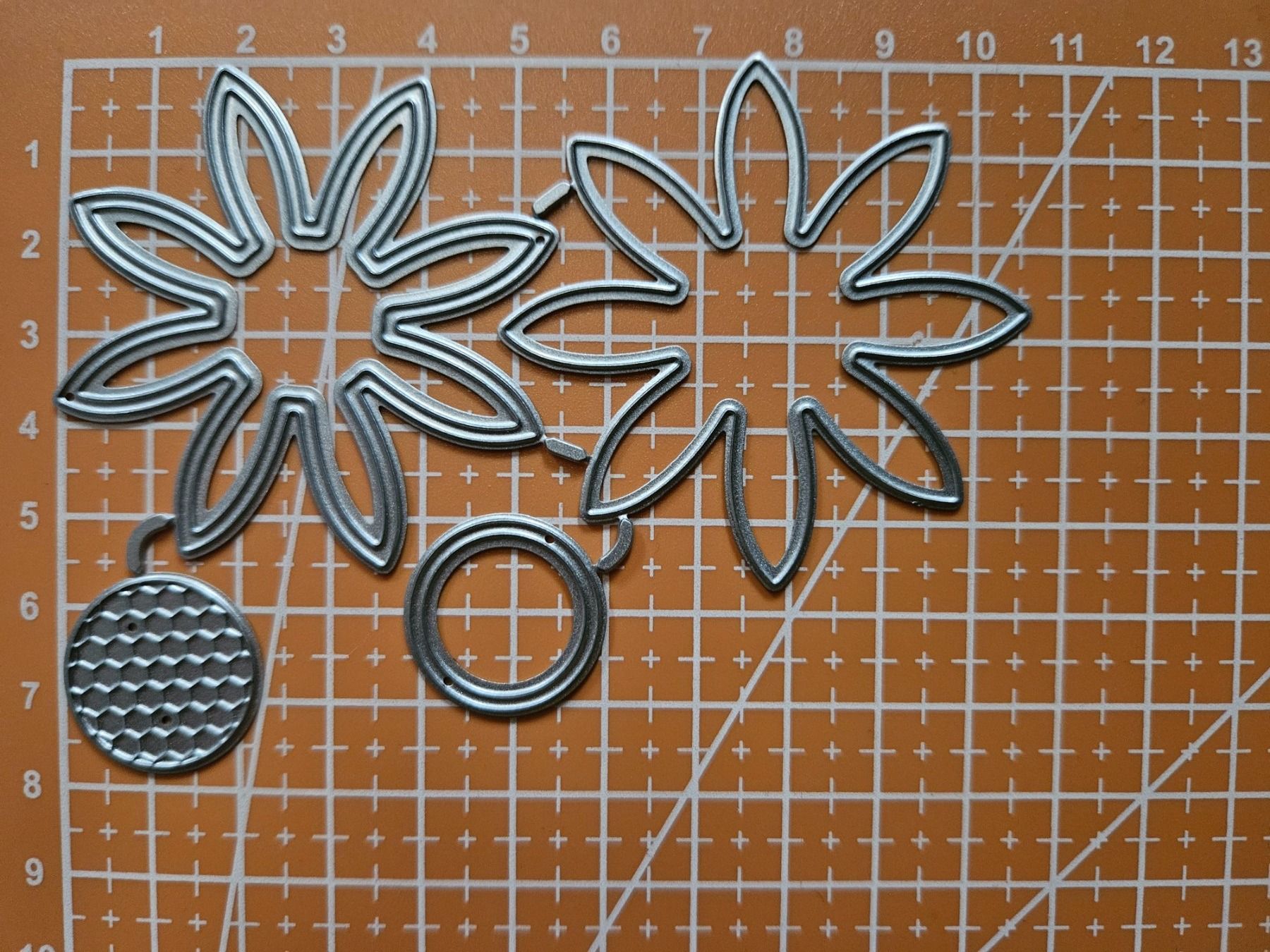 Sciablone: Stanzschablone Nr.795, Blume (Sizzix geeignet) – Nuovo e nell'imballaggio originale da Gretzenbach venduto da Fliegepilz56 4