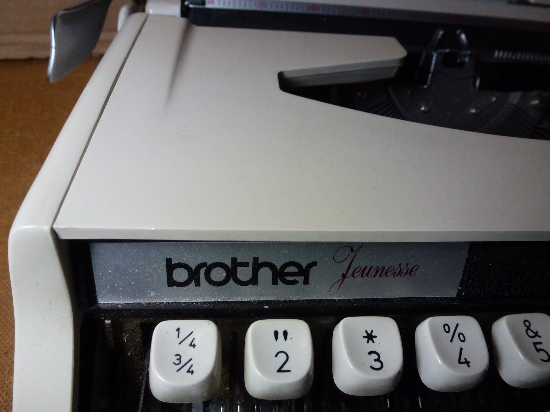 Macchine da scrivere: Brother Jeunesse mit Koffer – Usato da Liestal venduto da euro2006 1