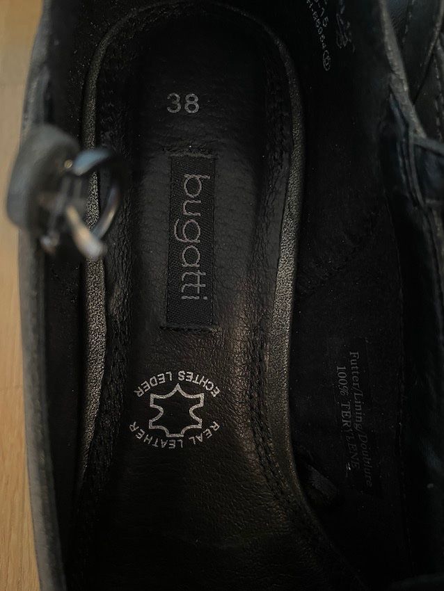 Bugatti Scarpe da donna: Bugatti Pumps Gr. 38 – Usato da Buchs ZH venduto da Sbono 2