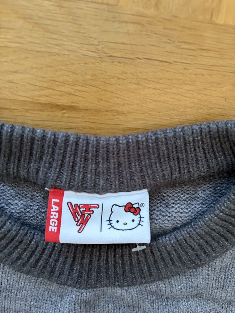 Maglioni & Felpe: Pull-over Hypland Hello Kitty multicolore taille L – Usato da Chêne Bourg venduto da paleios22 3