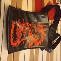 Coole Umhängetasche Bag2diz mit Drachenmotiv