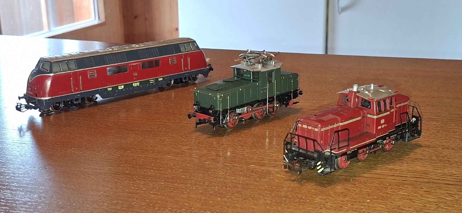 Märklin Modelleisenbahnen: Märklin H0 AC 3 Loks V200, E63, BR 260. Loks Fahren. – Gebraucht aus Pfäffikon ZH von gub_2j76 1