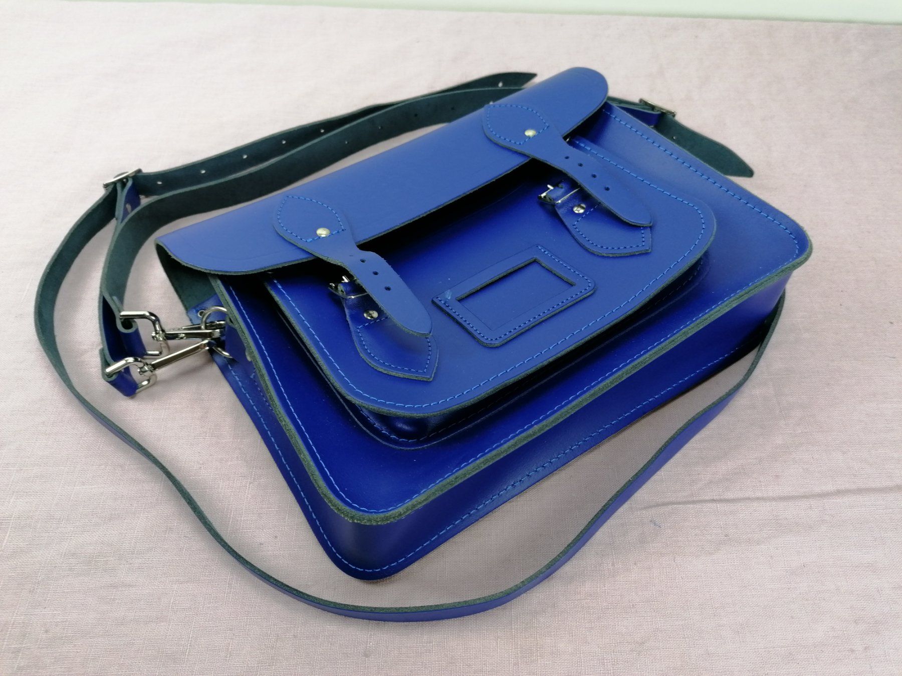 Altro in  Abbigliamento & Accessori: Robuste englische Tasche aus massivem Leder – Usato da Köniz venduto da bro_c9ky