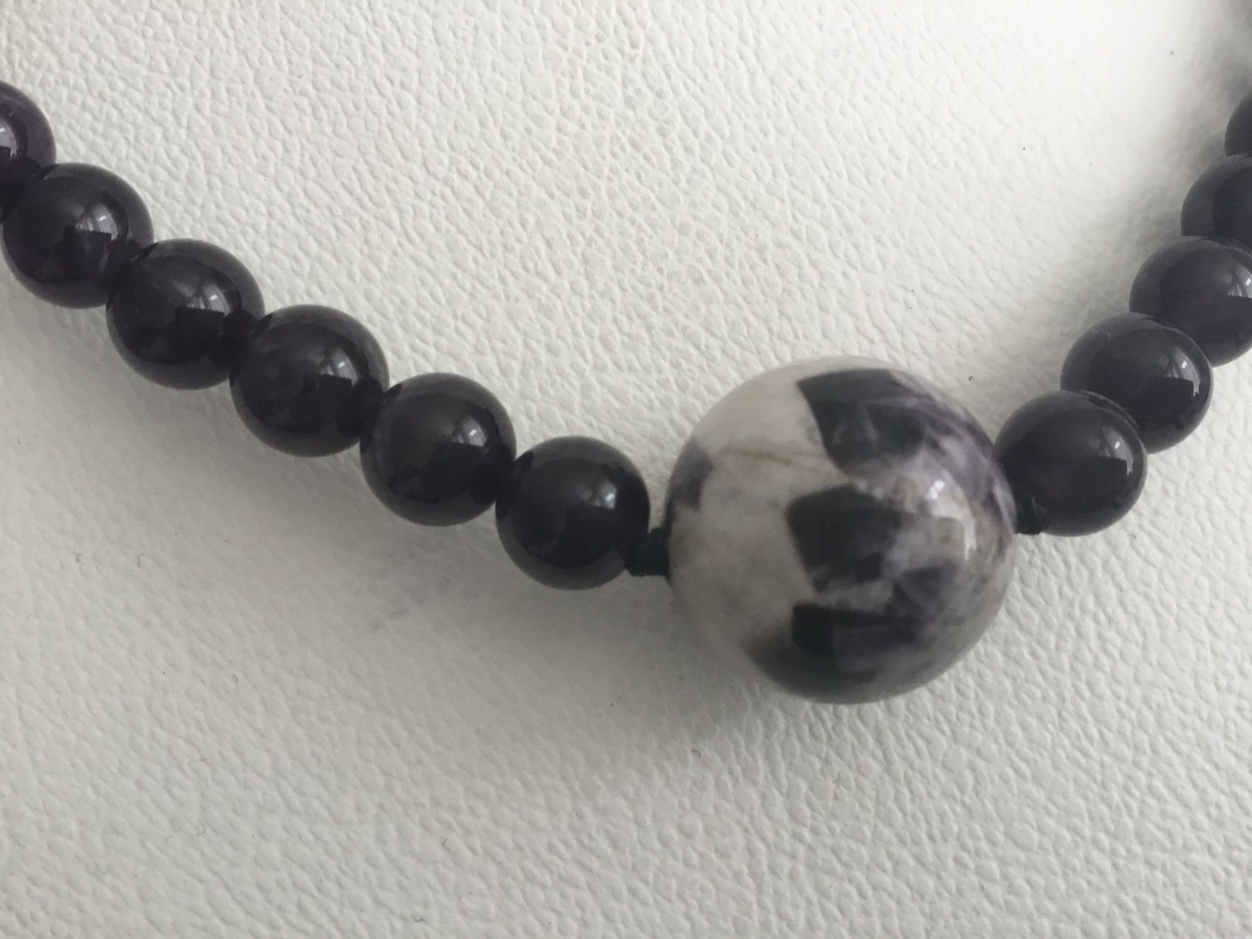 Catenine: Halskette Amethyst und Chevron-Amethyst Heilstein – Nuovo e nell'imballaggio originale da Doppleschwand venduto da Fortuna5859 1