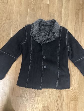Fake Fue Jacke / Kurzmantel, gefüttert, Grösse S-M