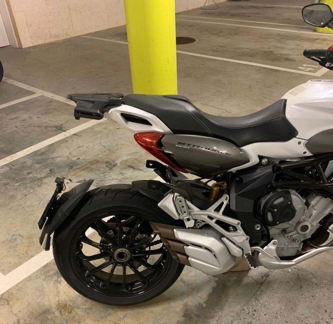MV Agusta Touring: MV Agusta Stradale 800 – Usato da Uznach venduto da Nevergets 1